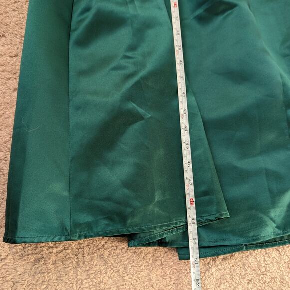 Showpo Queen Of The Show Strapless Maxi Fitted Dress in Emerald Satin, size 0 - Picture 7 of 10